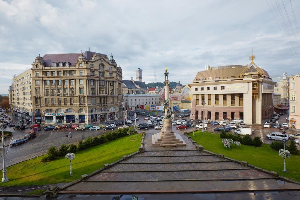 דירה Mitskevycha Square 5 *